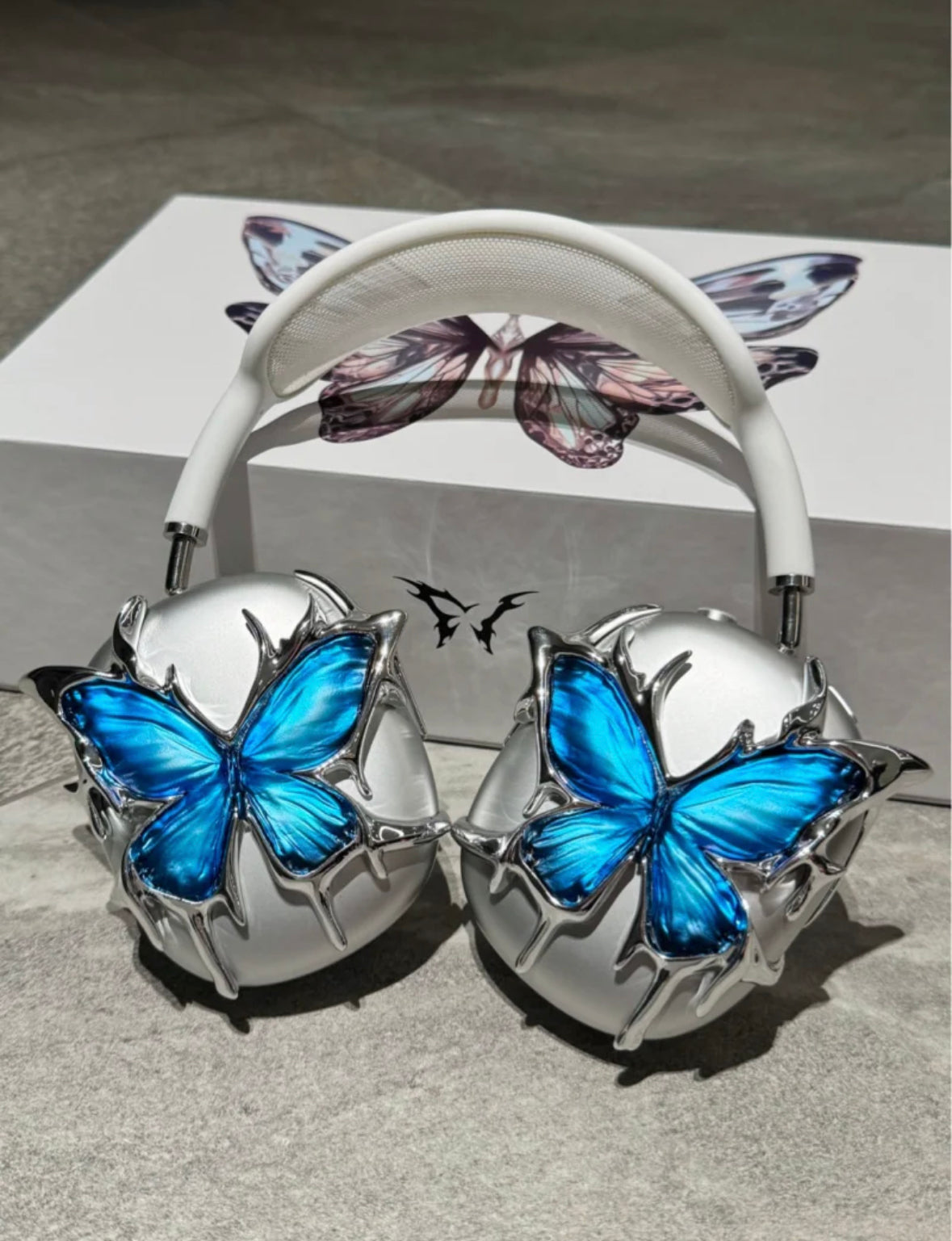 Butterfly earphone case